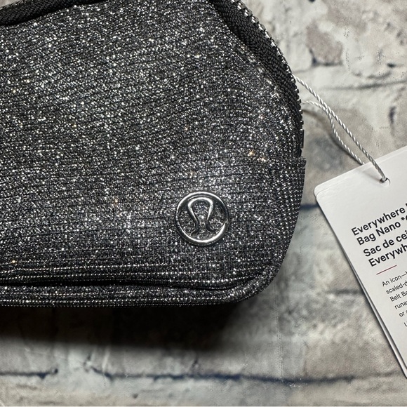 NWT Lululemon Everywhere Belt Bag Nano *Glitter ONE SIZE (DKSV/GGRE/SLVR) - Picture 5 of 16